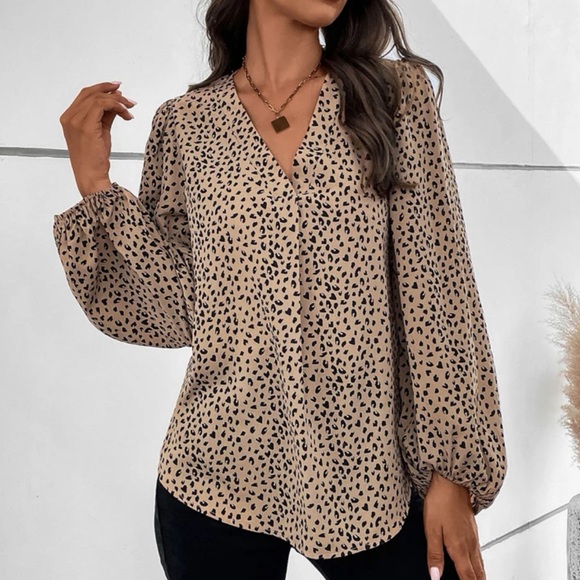 Boho Dalmatian print lantern sleeve blouse - Picture 2 of 6